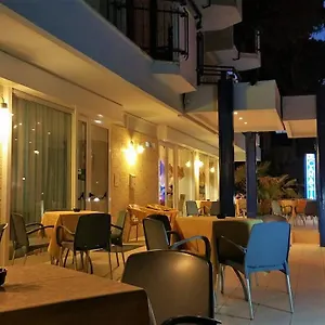 hotel-canasta-riccione.emilia-romagnahotels.net/